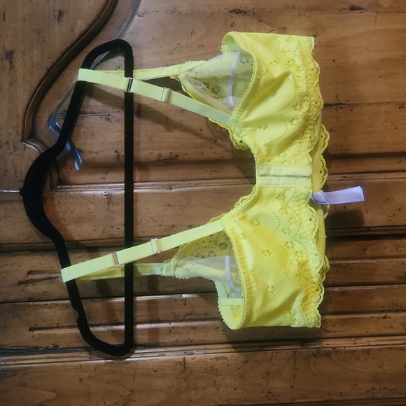 Savage X yellow unlined bra 42dd gently used - Picture 2 of 4